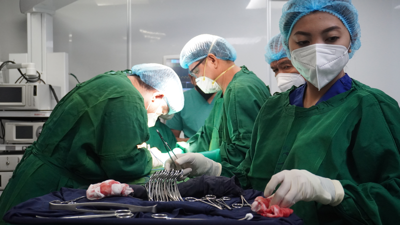 Đối với polyp cổ tử cung, phương pháp điều trị thường là một thủ thuật đơn giản để xoắn hoặc cắt bỏ polyp