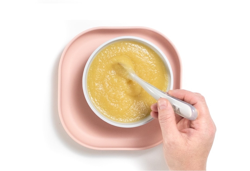 táo nghiền cho bé ăn dặm 1