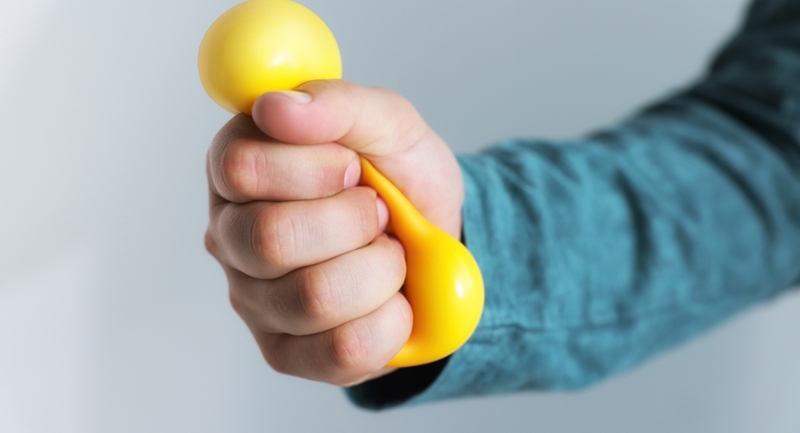 Tập phục hồi chức năng ngón tay phổ biến và hiệu quả nhất 3