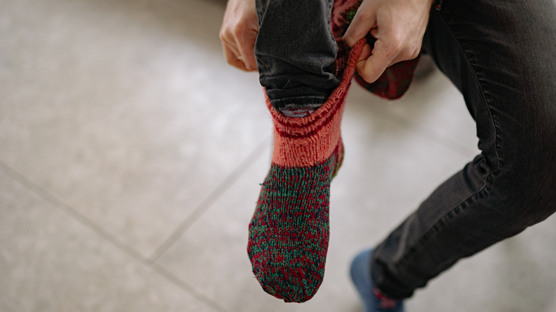 Dù là tất chống hôi, vẫn cần lưu ý giặt giũ đều đặn (ít nhất mỗi ngày)