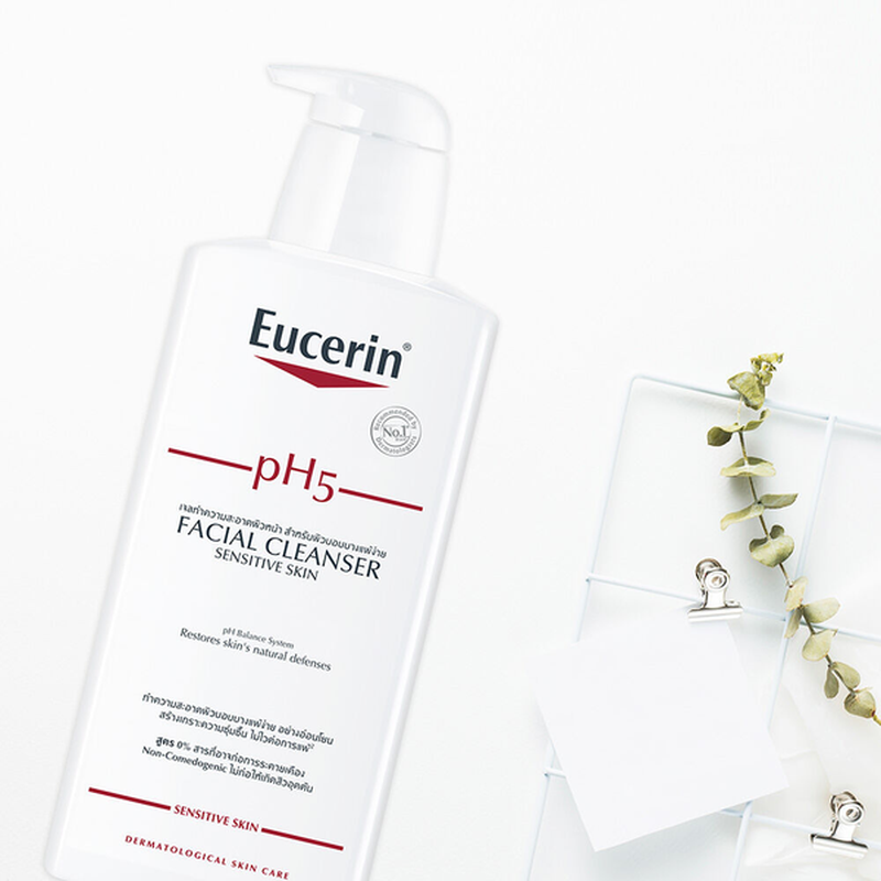 Review bao bì của sữa rửa mặt Eucerin PH5 Facial Cleanser