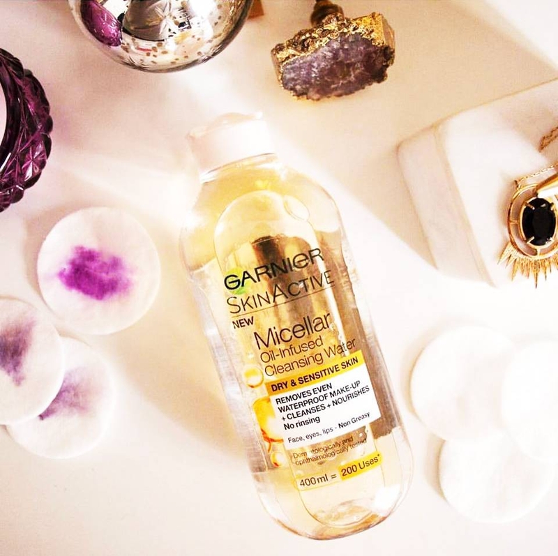 diem-mat-5-loai-nuoc-tay-trang-cho-da-kho-duoc-tin-dung-nhat-hien-nay-3