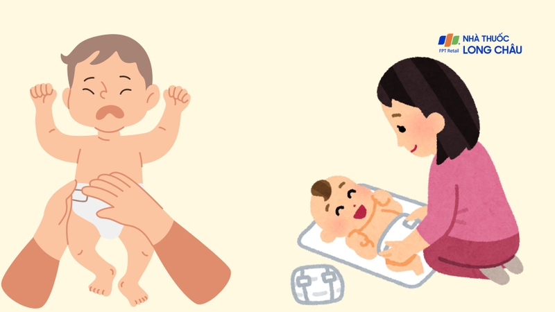 Trẻ bị tay chân miệng nổi ở mông có thể do trẻ không được thay tã thường xuyên và đúng cách