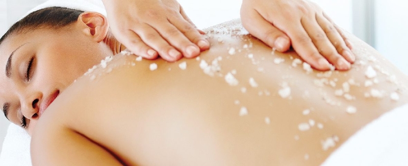 Bật mí mẹo làm trắng da bằng muối siêu đơn giản 2