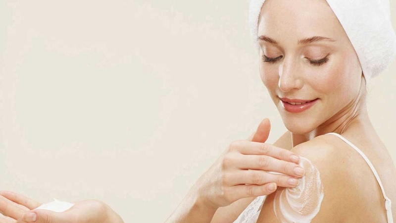 Tẩy tế bào chết body có dùng cho mặt được không 1