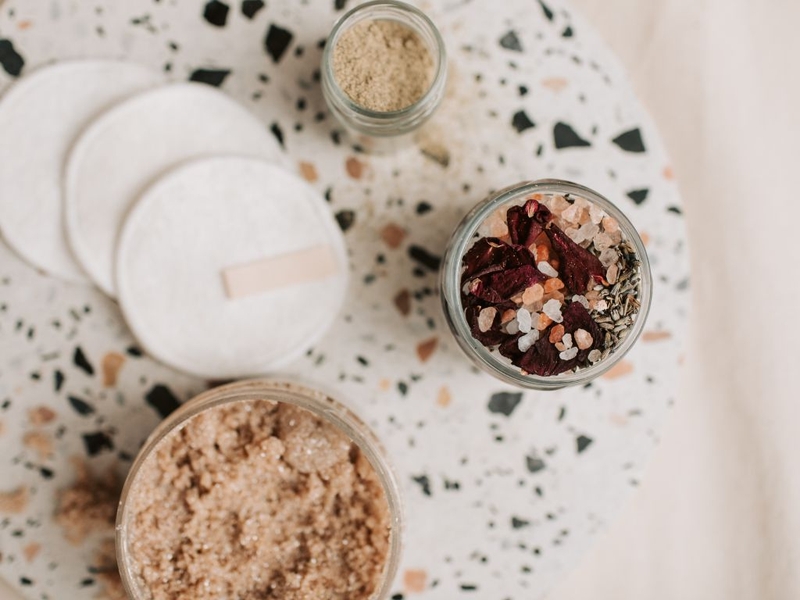 Tẩy tế bào chết hoá học cho da nhạy cảm: Những lưu ý cần biết 1