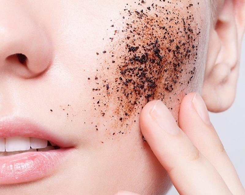 Tẩy tế bào chết trước hay dụng sữa rửa mặt trước? Mách bạn quy trình đúng chuẩn 1