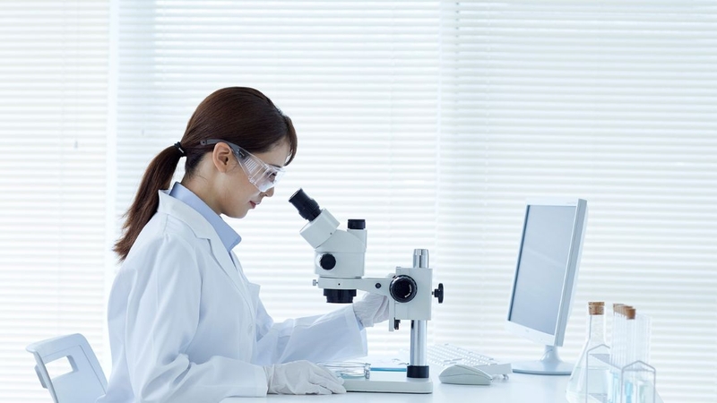 Mô bệnh học giúp bác sĩ đánh giá đặc điểm và nguyên nhân của tổn thương