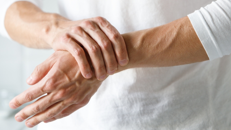 Tê bì chân tay khi ngủ - tại vì sao?3