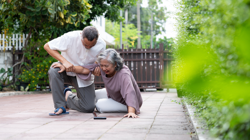 Trong một số trường hợp, tê bì nửa người là dấu hiệu gợi ý cần cấp cứu y khoa ngay