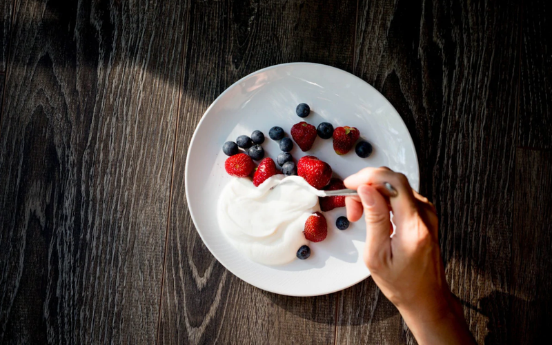 Thắc mắc: Ăn sữa chua buổi sáng có tốt không?3