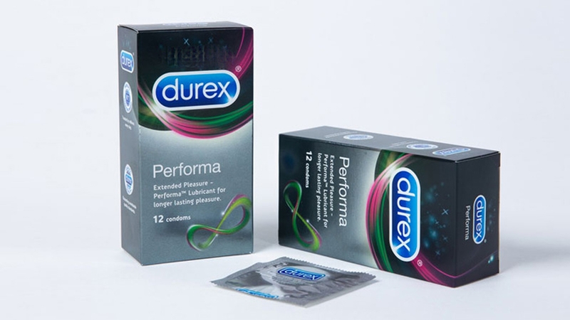Durex Performa có chứa các thành phần gây tê nhẹ