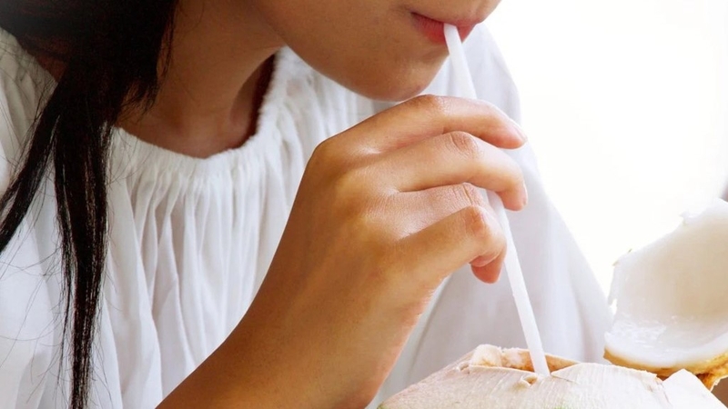 Thắc mắc: Bị trĩ uống nước dừa được không? 3