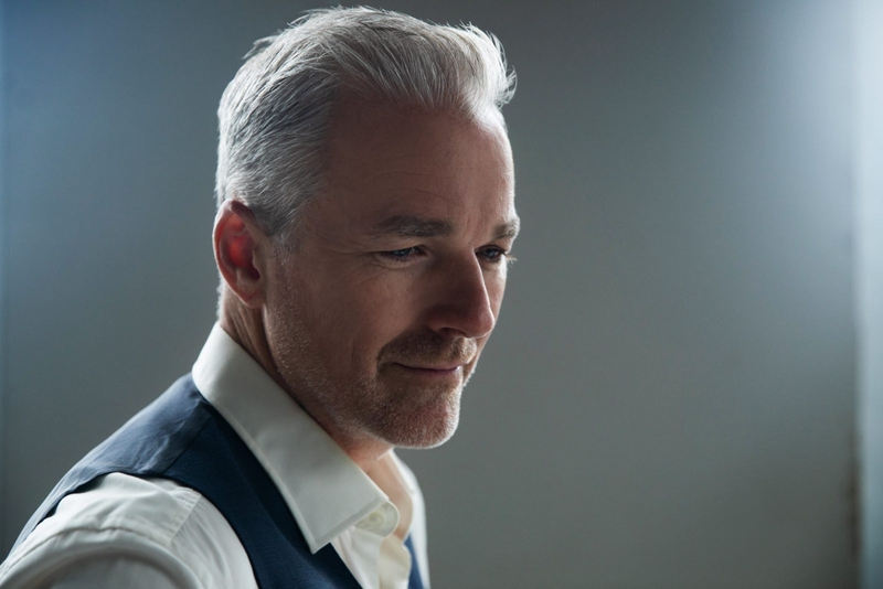 Thắc mắc: Lông mày bạc sớm có sao không?1