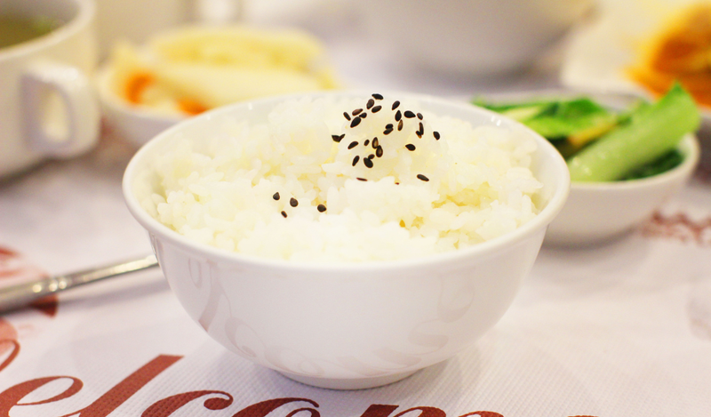 Xăm môi ăn cơm cần kiêng cữ gì?