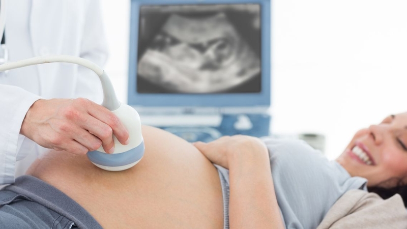 Ngoài các xét nghiệm bà bầu 32 tuần cũng cần theo dõi sức khỏe qua siêu âm