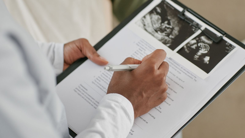 Dấu hiệu nhận biết thai bị thiếu máu là gì?