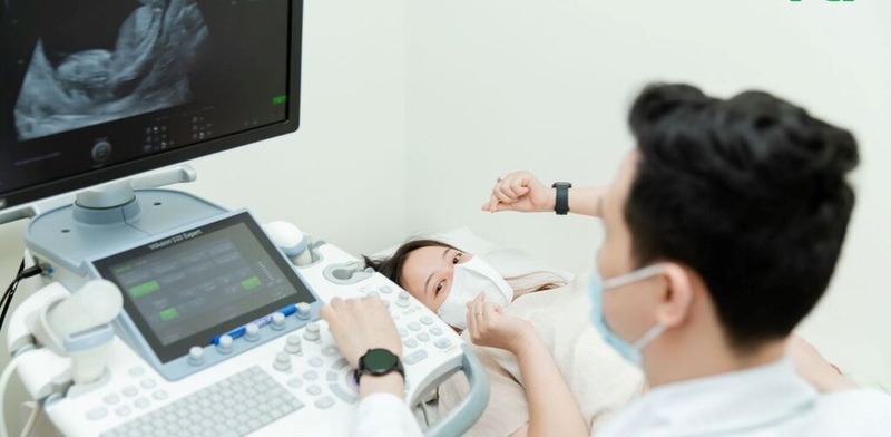 Thai nhi trốn bác sĩ khi siêu âm có sao không? Cách để bà bầu thấy mặt bé khi siêu âm 2