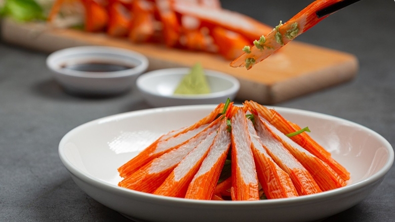 Thanh cua là gì? Lợi ích và nguy cơ tiềm ẩn đối với sức khỏe khi sử dụng thanh cua 2