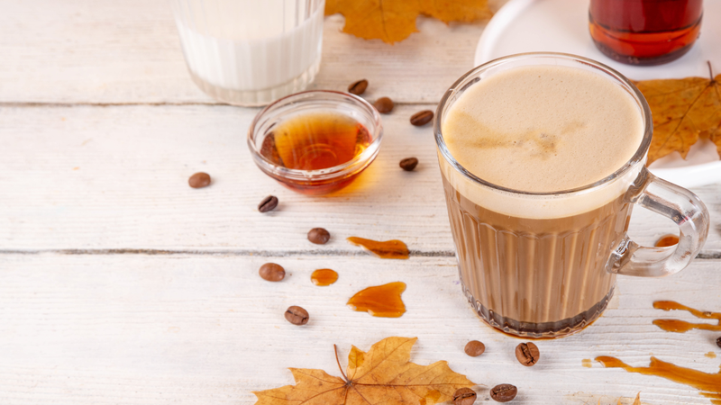 Thành phần chính trong siro cây phong là đường tự nhiên được chiết xuất từ nhựa cây phon