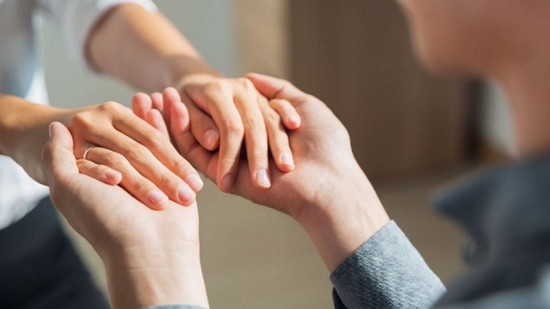 thau-cam-la-gi-chia-khoa-ket-noi-trai-tim 1