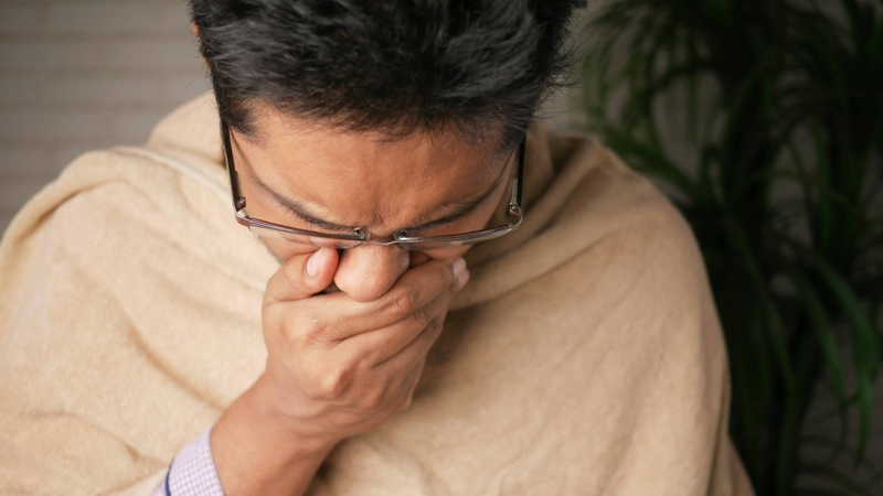 Bệnh do vi sinh vật phát tán qua giọt bắn khi ho, hắt hơi hoặc nói chuyện