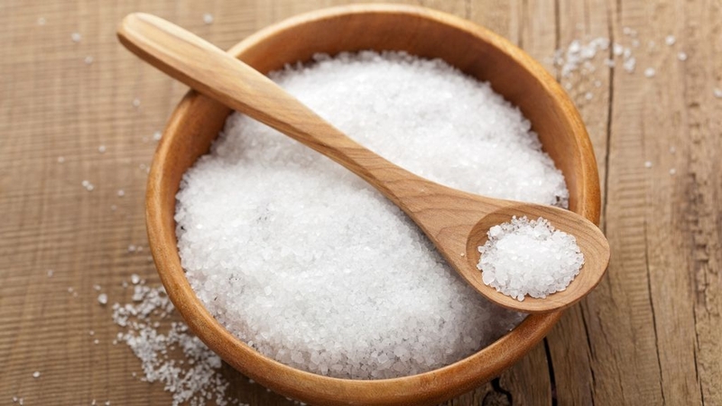 Thêm muối vào nước và những điều cần biết 1