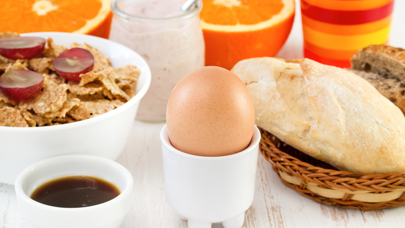 Khi ăn trứng riêng lẻ, hệ tiêu hóa không được hỗ trợ tối ưu như khi có chất xơ
