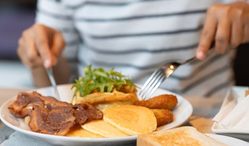 Thịt xông khói bao nhiêu calo? Lưu ý khi sử dụng -5