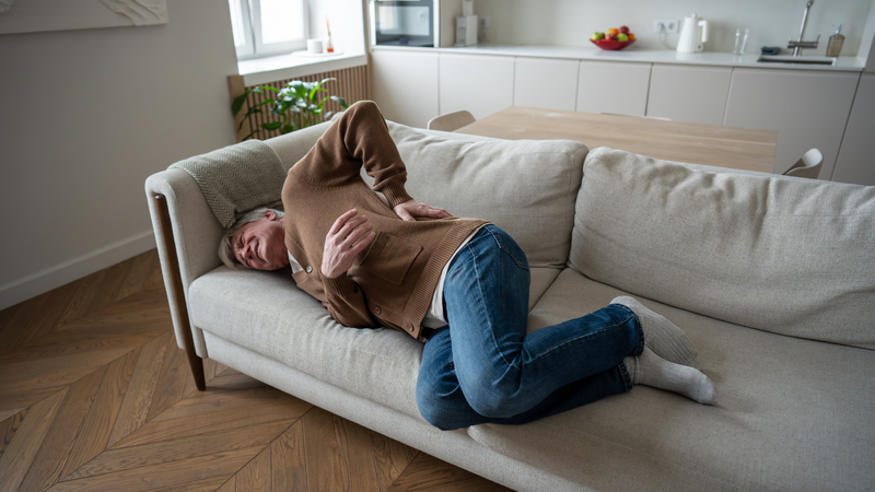 Thoái hóa cột sống tiềm ẩn nhiều rủi ro nếu để kéo dài không điều trị