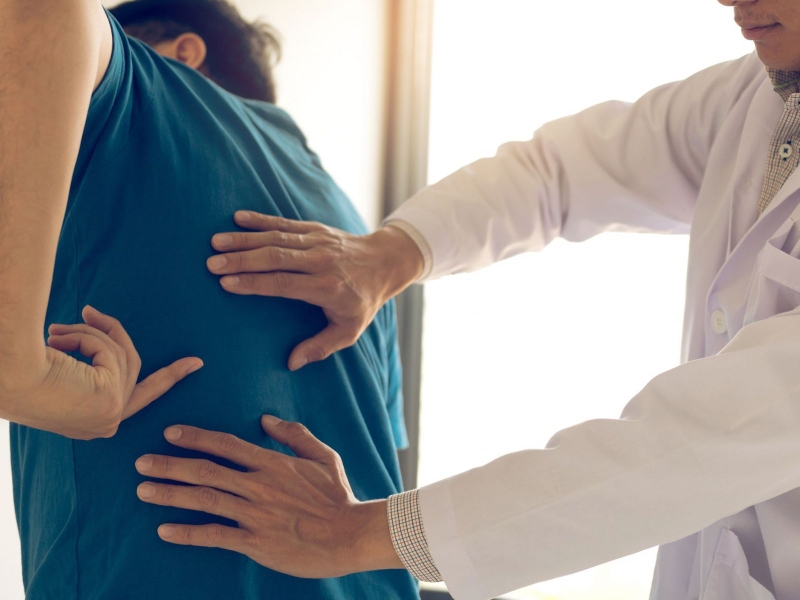 Thoái hóa cột sống gai đôi khiến người bệnh bị đau nhức-3