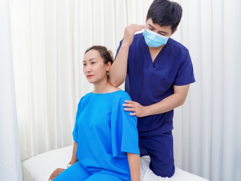 Thoát vị đĩa đệm cổ chèn ép tủy và những thông tin cần biết 3