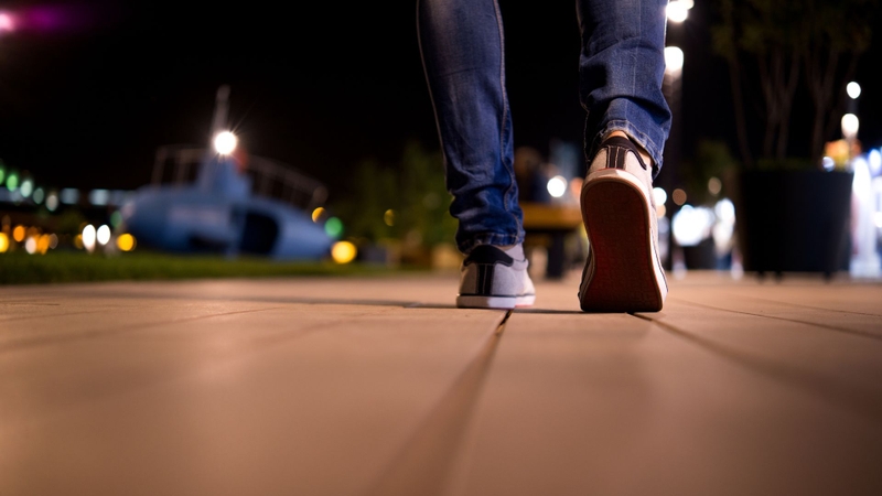 Thời gian đi bộ buổi tối giúp bạn ngủ ngon 3