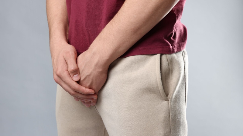 Sùi mào gà có thể gây ra những triệu chứng khó chịu, ảnh hưởng đến chất lượng cuộc sống của người bệnh