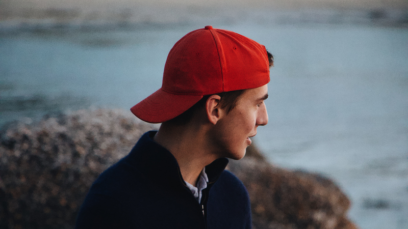 Chọn mũ vừa vặn, không quá chật tránh làm tổn thương chân tóc