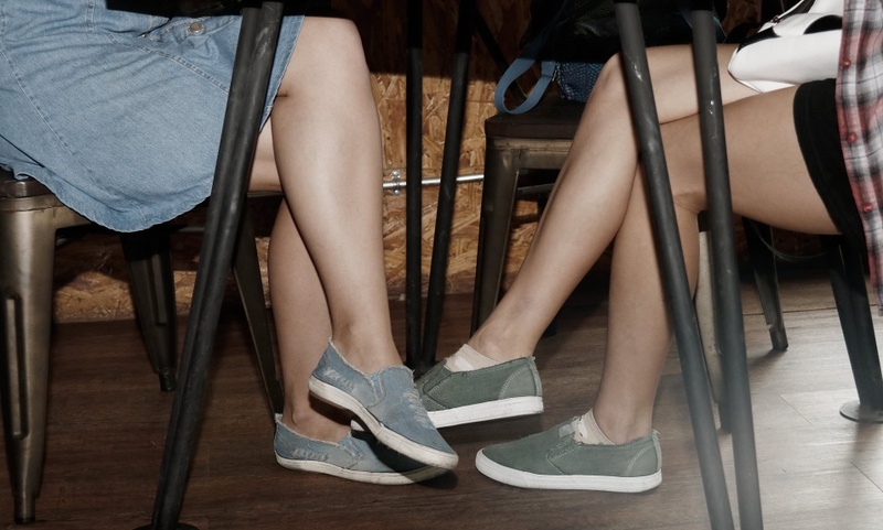 Thói quen ngồi vắt chéo chân có hại như thế nào 3