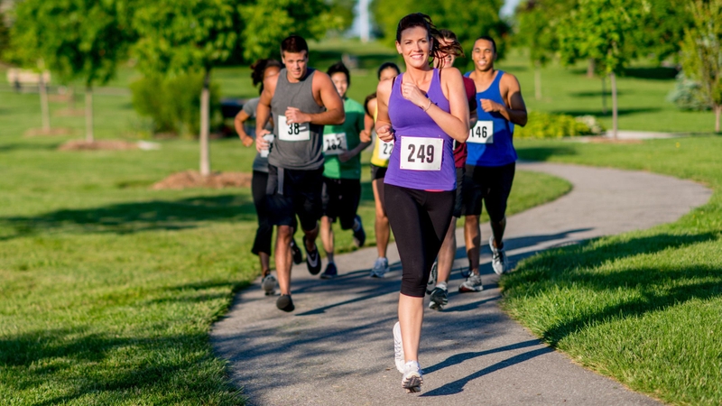 Sau 40 tuổi, chương tr&igrave;nh tập luyện n&ecirc;n được đa dạng h&oacute;a, kết hợp giữa sức mạnh, tim mạch, thăng bằng v&agrave; độ linh hoạt