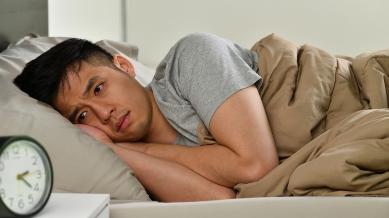 Nếu việc thủ dâm khiến bạn mất ngủ, mệt mỏi... thì cơ thể có thể suy giảm sức đề kháng