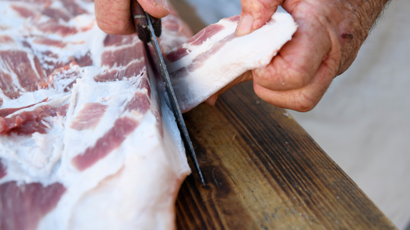 Người tiêu dùng rất khó nhận biết được thịt đã bị xử lý qua hóa chất