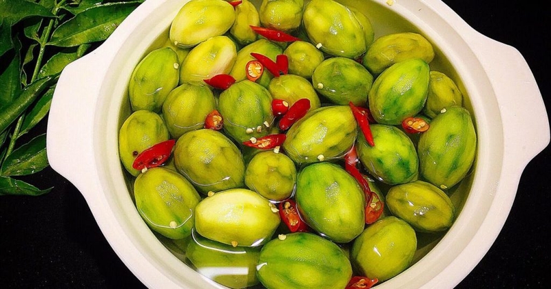 thu-nuoc-tieu-voi-ruou-de-biet-trai-hay-gai 4.jpg