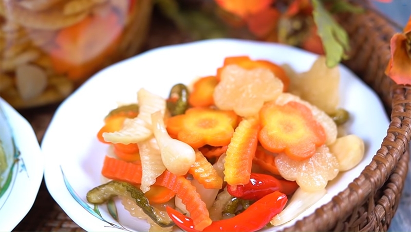Khi tiến hành thụ tinh nhân tạo, phụ nữ cần tránh ăn uống những chất quá chua vì có thể sẽ làm mất máu nhiều