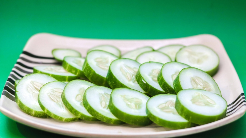 Người bị suy thận nên dùng rau củ ít kali, dễ tiêu hóa như dưa leo