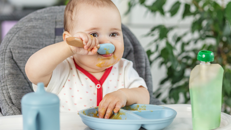 Trẻ 8 tháng tuổi cần bổ sung những dưỡng chất nào?