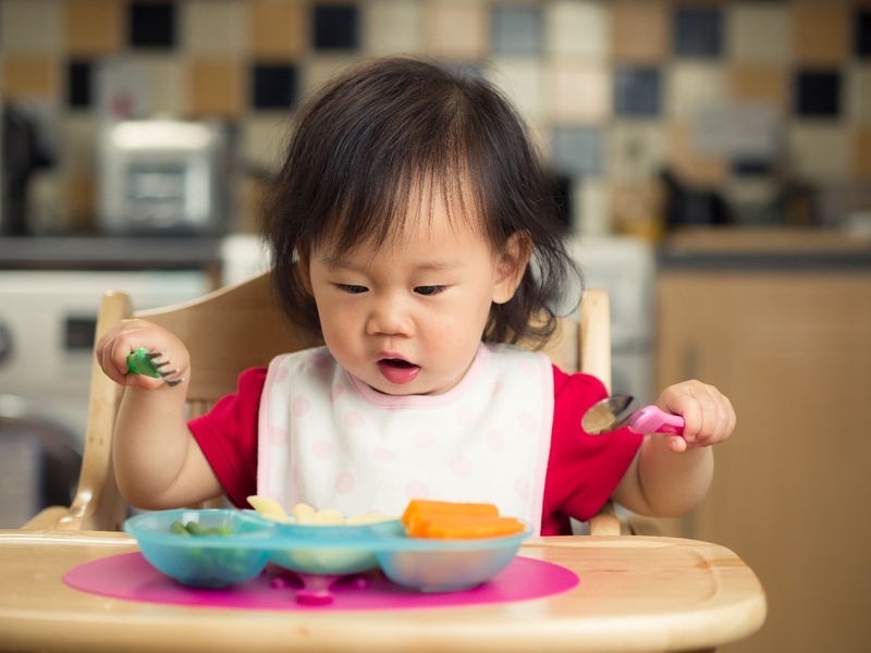 Bữa tối mẹ nên chế biến nhạt hơn