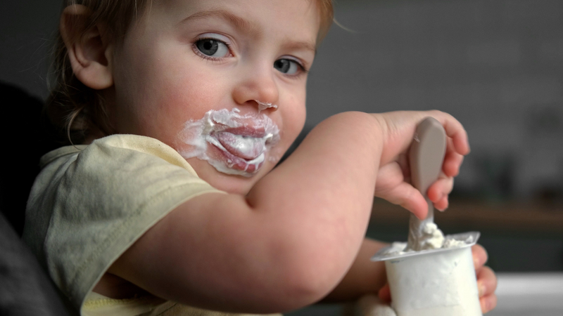 Thực đơn bữa phụ cho bé 8 tháng tuổi - Khi nào nên cho bé ăn bữa phụ? 2