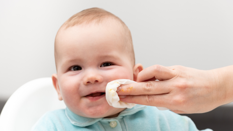 Thực đơn bữa phụ cho bé 8 tháng tuổi - Khi nào nên cho bé ăn bữa phụ? 4