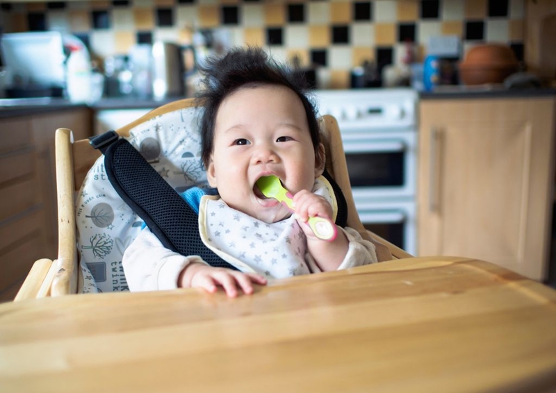 Thực đơn ngày đầu tiên ăn dặm nên cho bé ăn gì được chuyên gia khuyên1