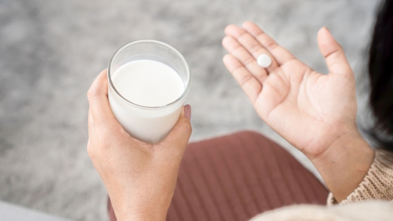 Sữa và thực phẩm giàu canxi có thể ảnh hưởng đến hấp thu thuốc