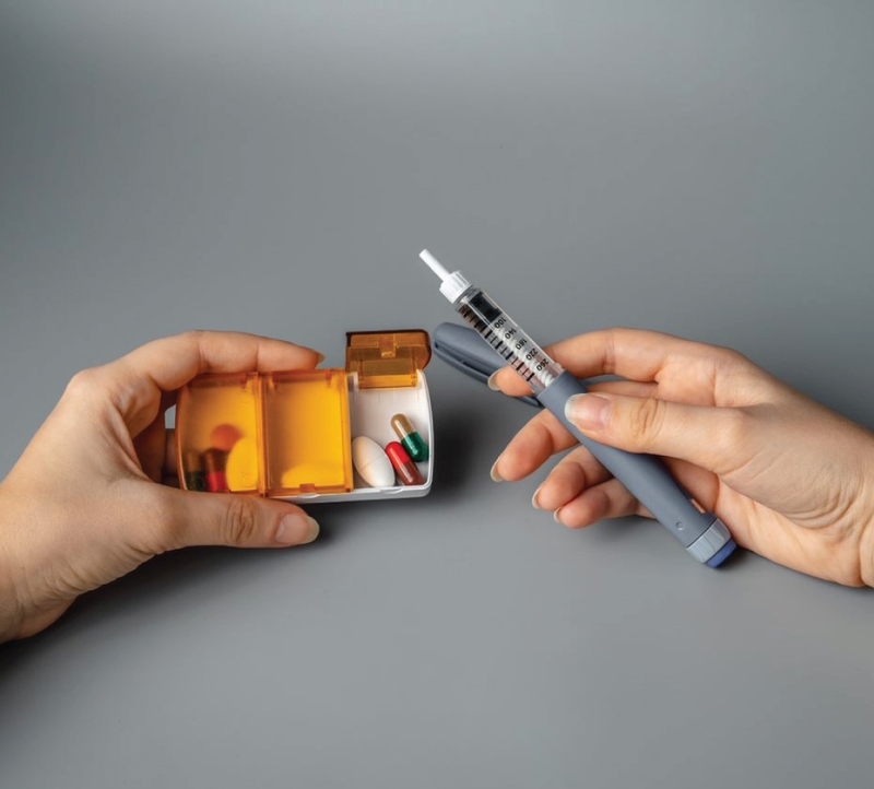 Thuốc Azithromycin kết hợp với kháng sinh nào là một vấn đề khó và đòi hỏi kinh nghiệm của các chuyên gia y tế