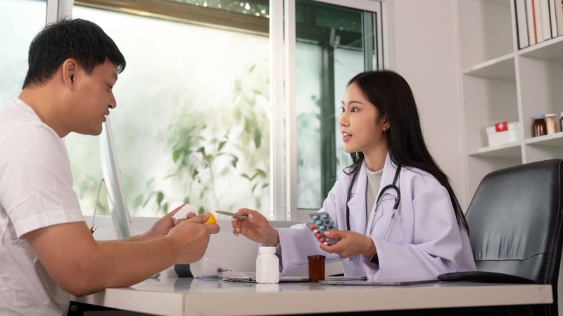 Người dùng nên được tư vấn về tác dụng phụ của thuốc chống nôn